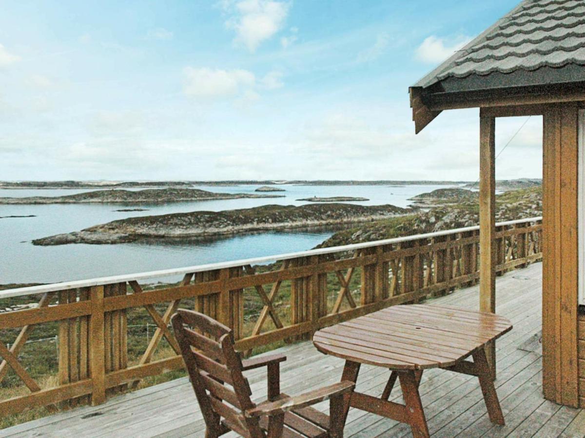 Three-Bedroom Holiday Home In Dyrvik Tuvnes Zimmer foto
